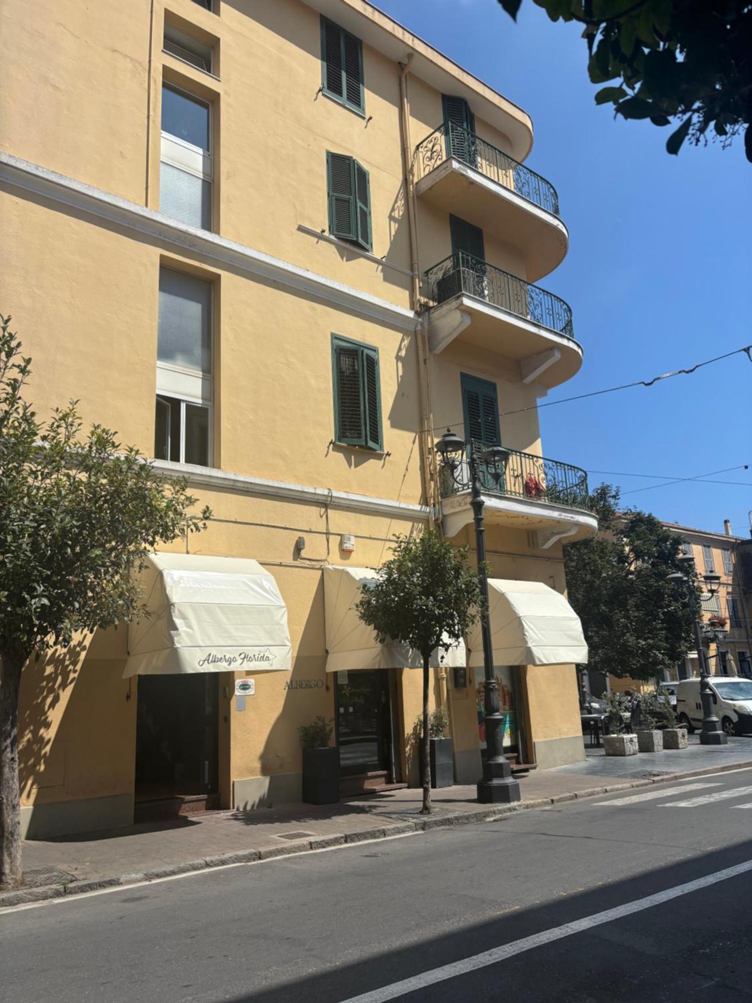 Albergo Florida Taggia Exterior foto